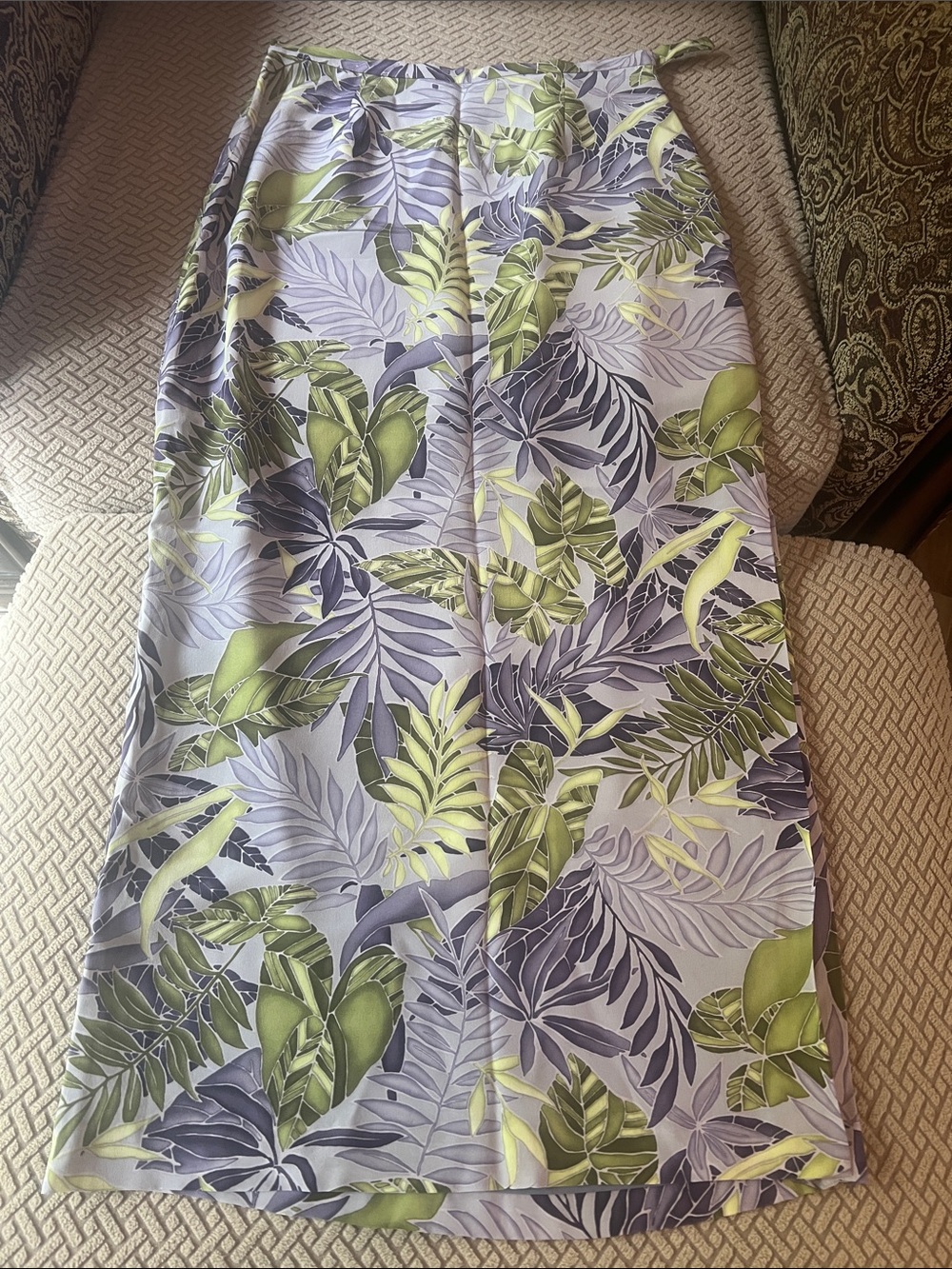 Worn 1x this 100% SILK Josephine Chaus Green & Lavender Tropical 🌴 skirt.